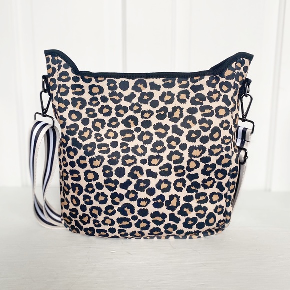 Leopard print neoprene purse - Picture 3 of 4